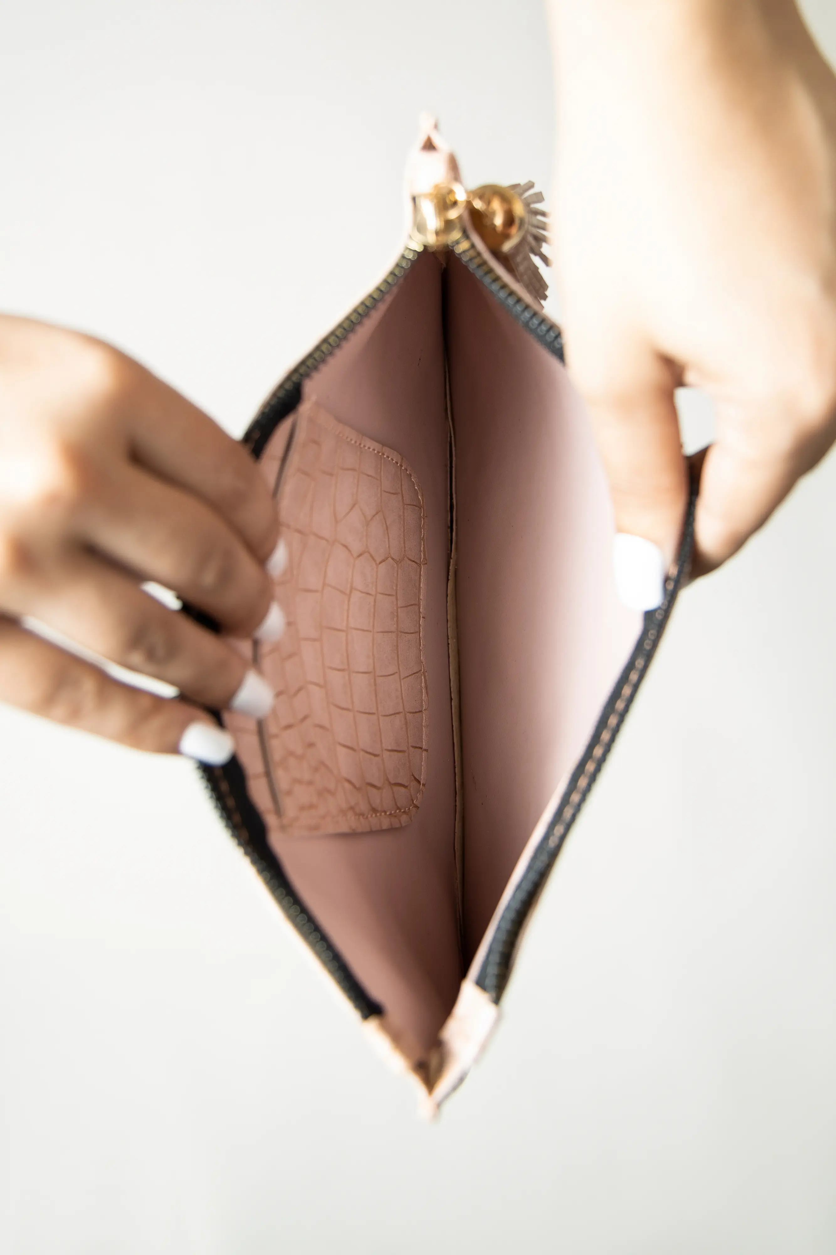 Croc Clutch pink - Image 4