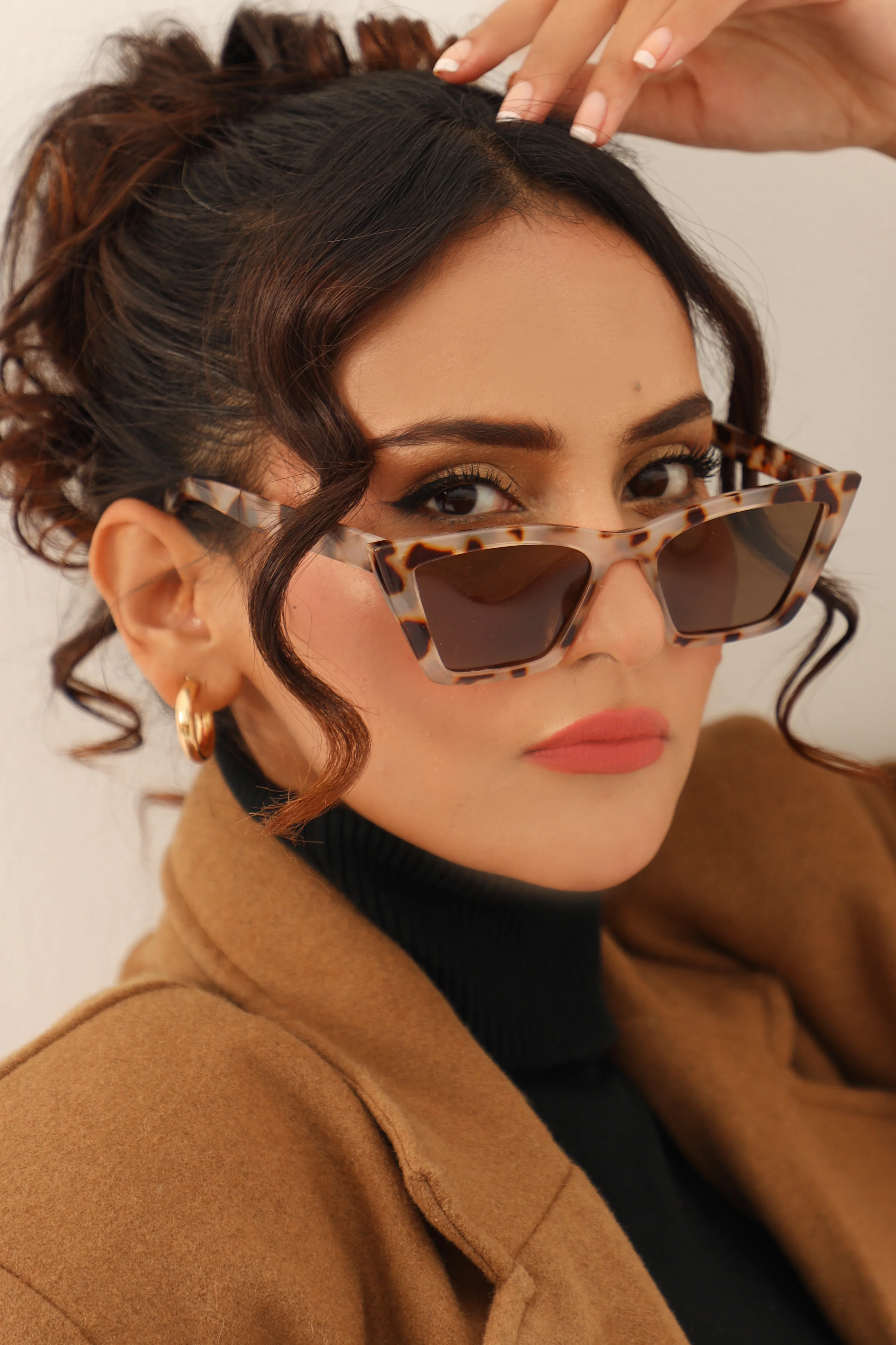 Feline Gaze Sunglasses Tortoise - Image 3