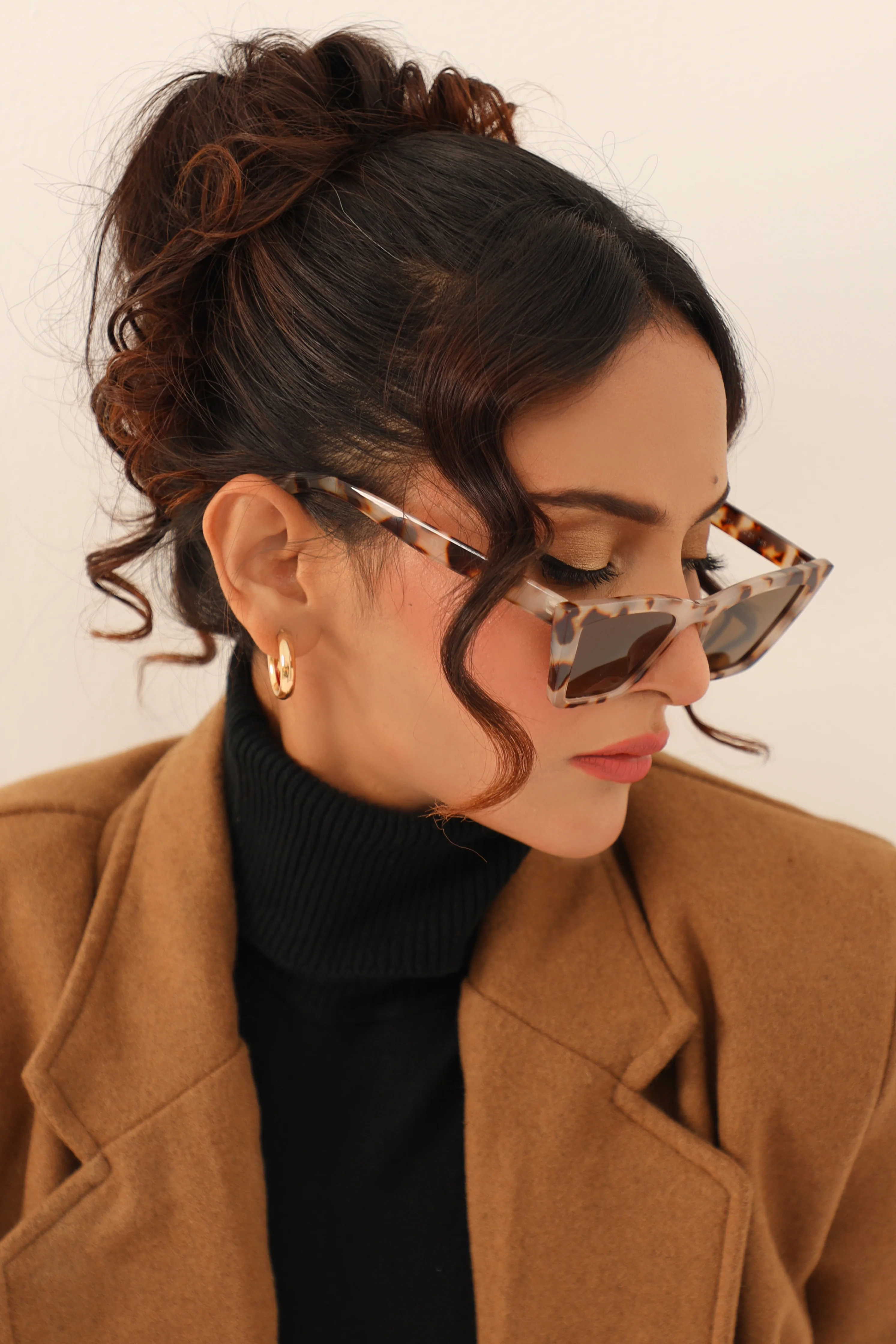 Feline Gaze Sunglasses Tortoise - Image 4