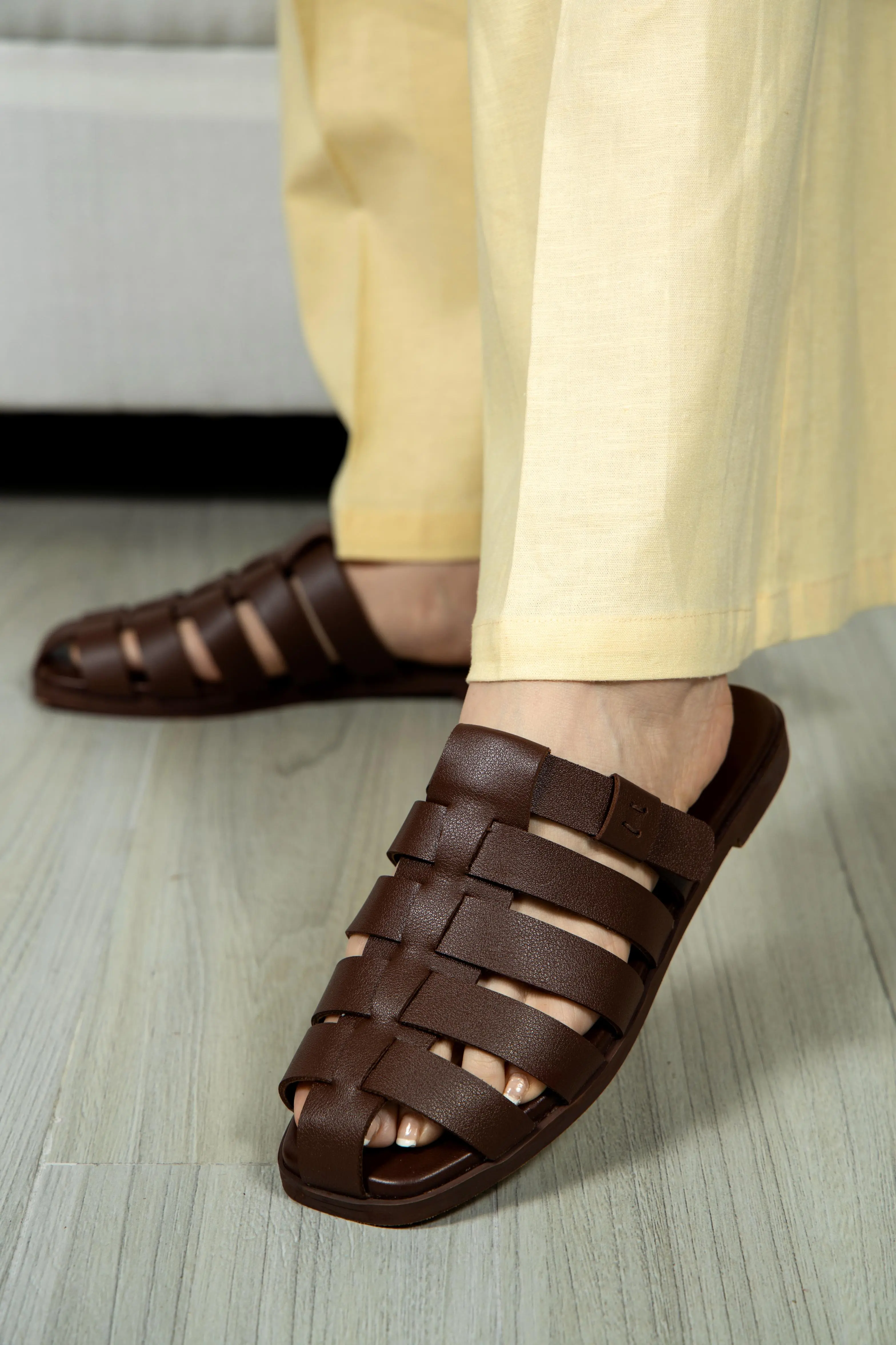 Mouco Brown - Image 3
