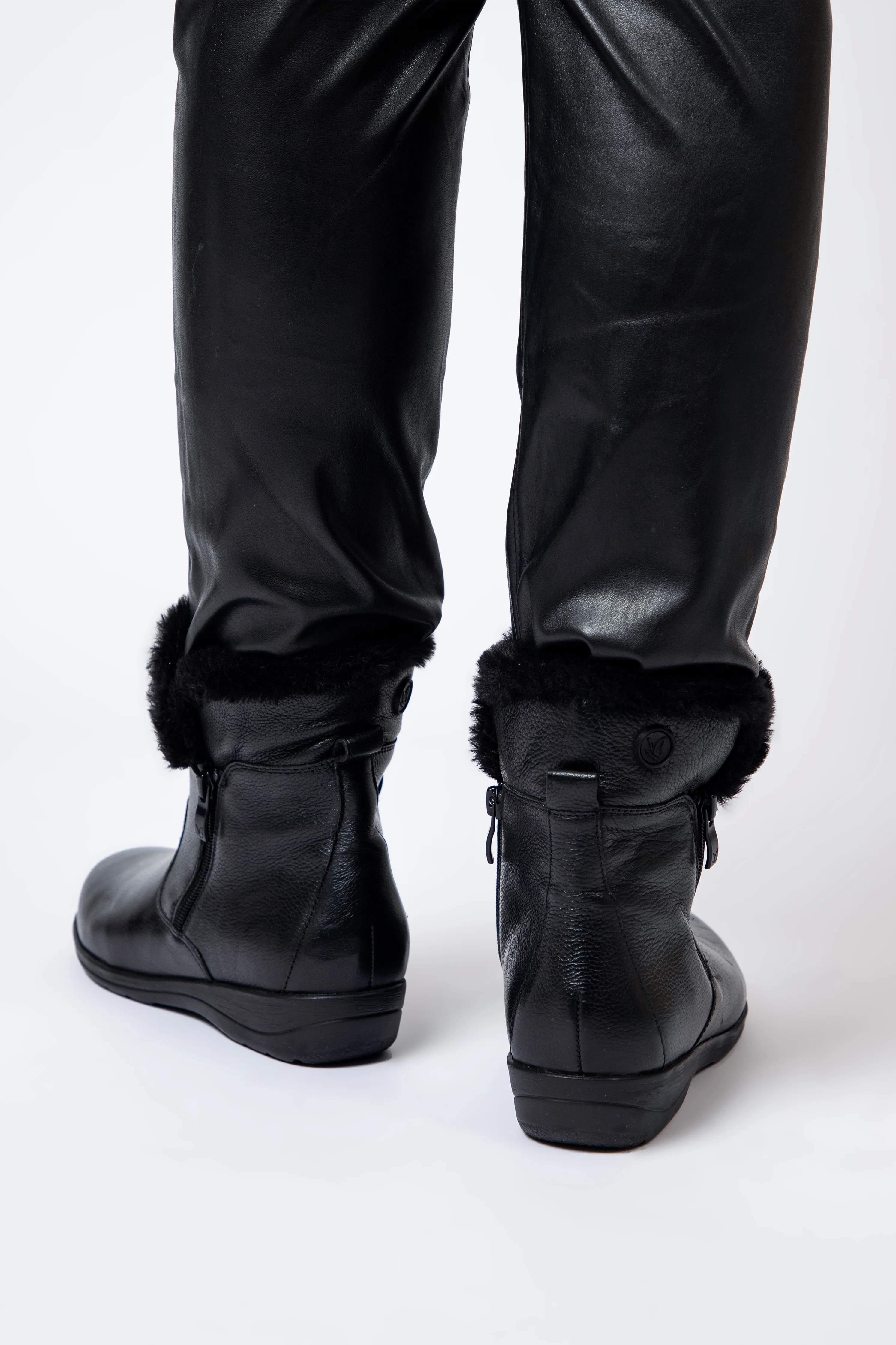 Brussels Glide fur boots Black - Image 4