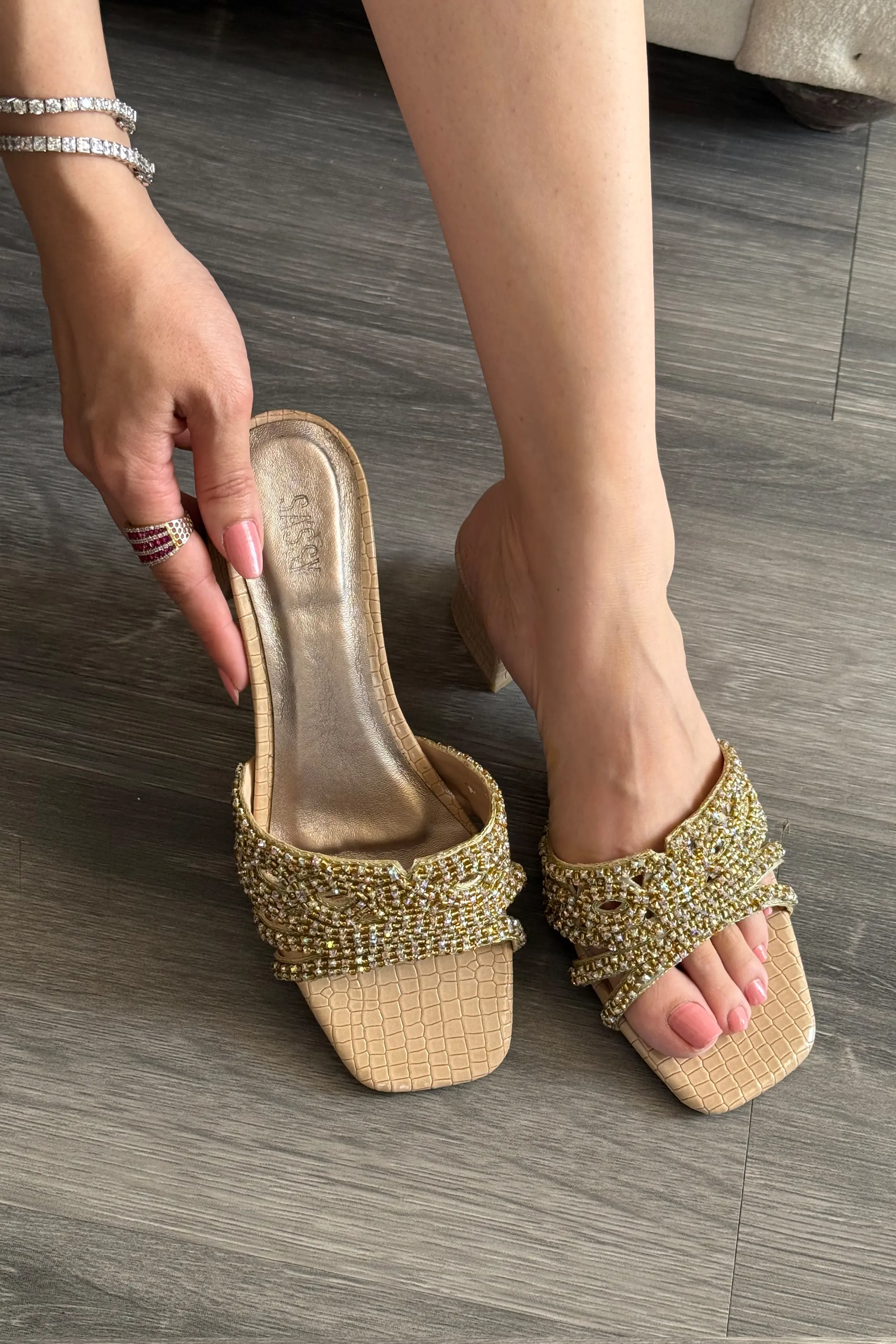 Darla Heel Gold - Image 4