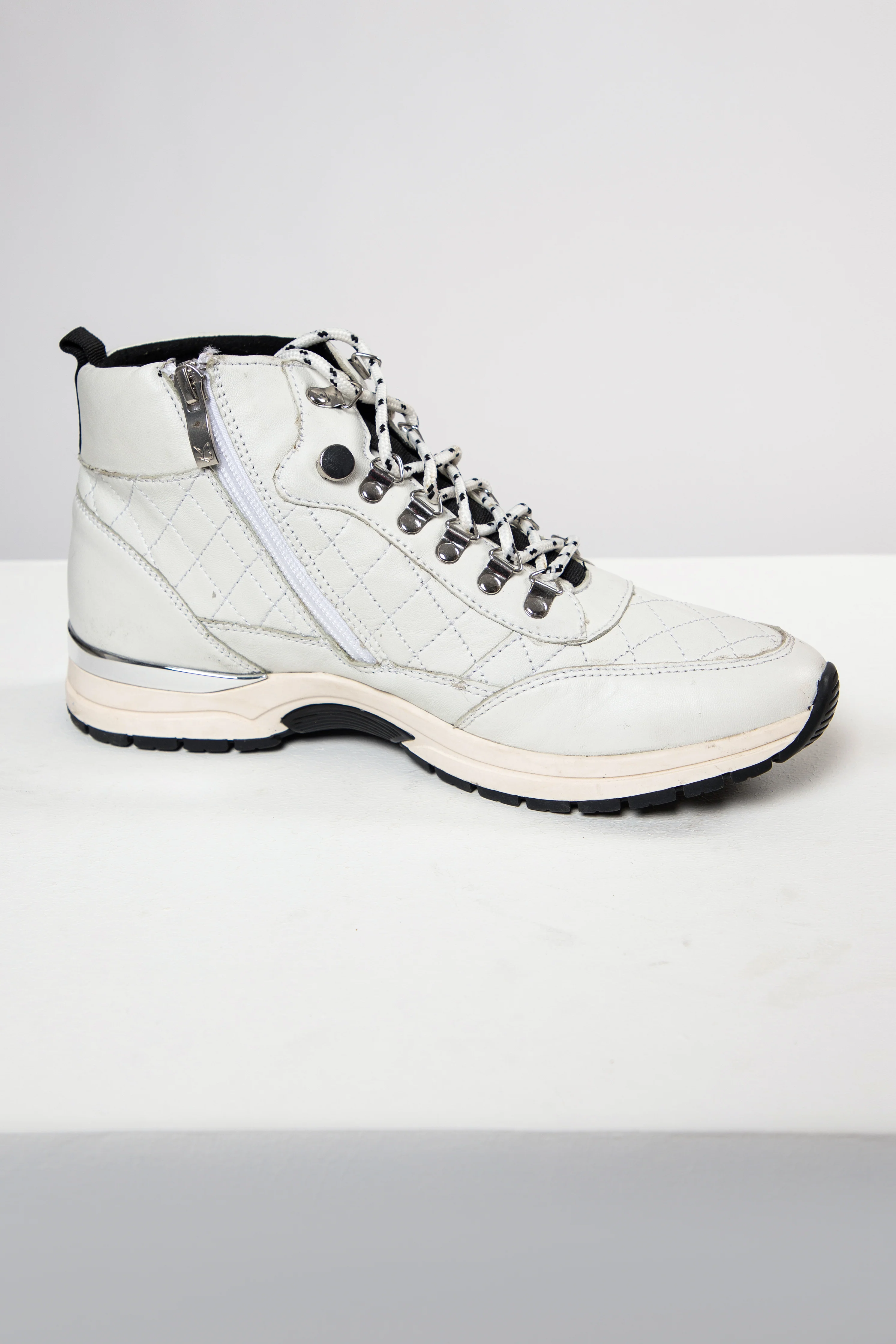 Rivet Edge Sneakers - Image 3