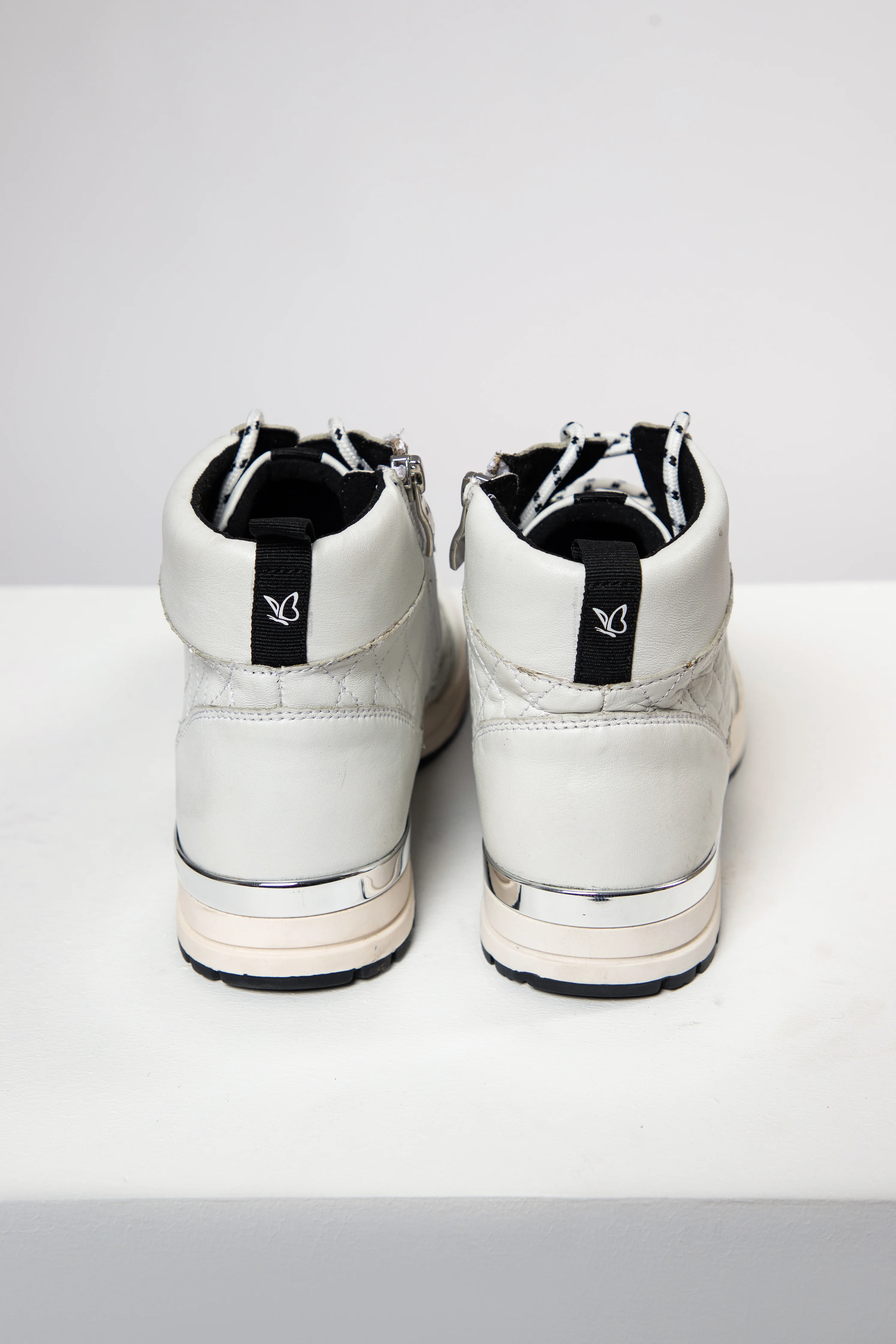 Rivet Edge Sneakers - Image 4
