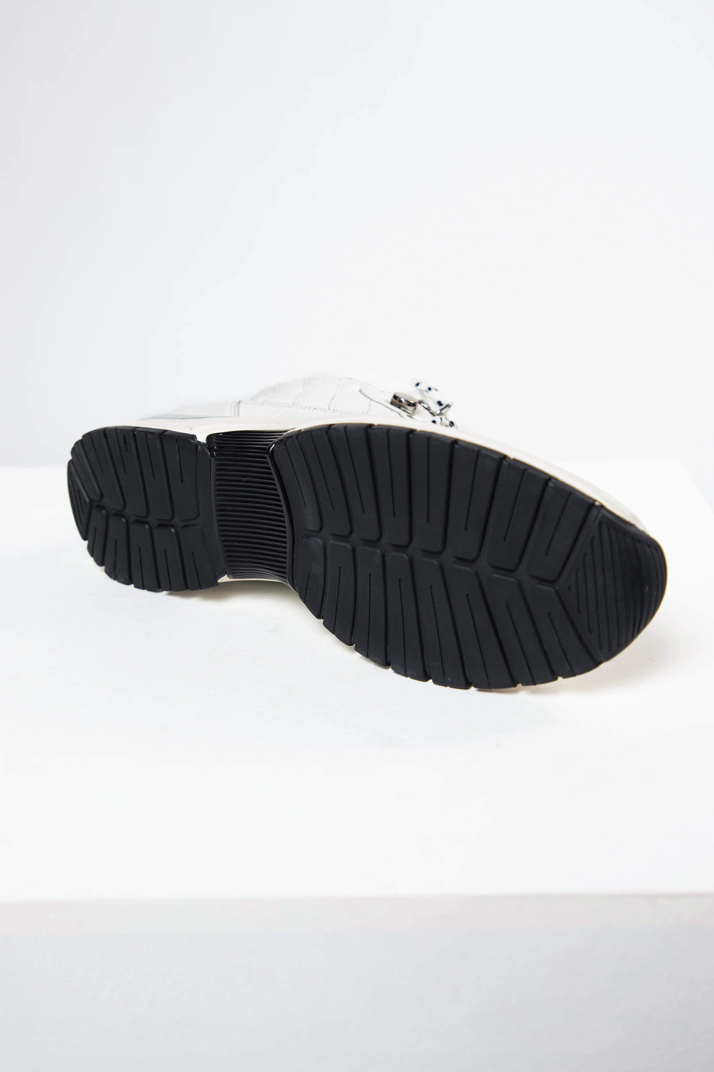 Rivet Edge Sneakers - Image 5